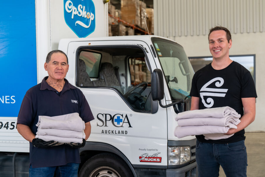 Air New Zealand donates inflight blankets to NZ charities