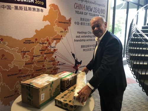 Hastings delays China tourism competition