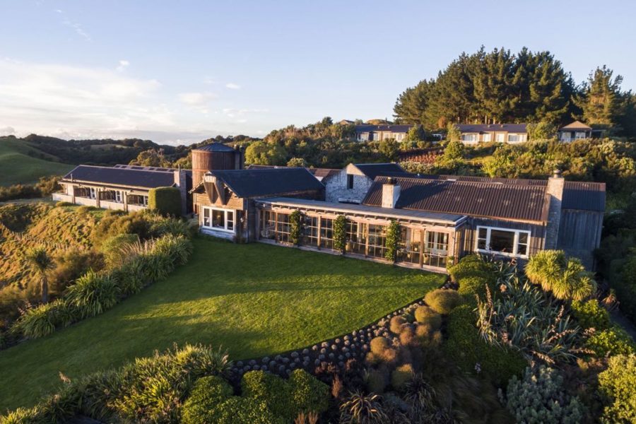 Robertson Lodges owner Julian Robertson dies aged 90