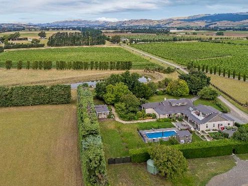 Wine estate, accommodation on the market for $2.5m
