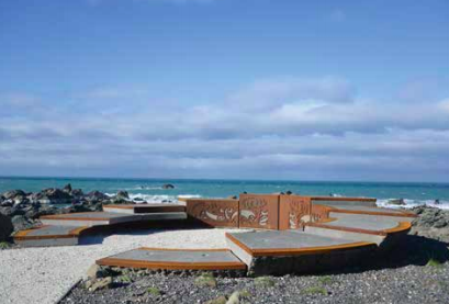 Cultural artworks line SH1 in Kaikōura